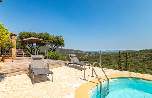 Bormes-Les-Mimosas Villa | Beautiful private villa for 6 people with WIFI, A/C, private pool, TV and terrace