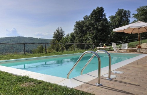 Gaiole in Chianti Villa | Beautiful private villa for 12 guests with private pool, WIFI, A/C and TV