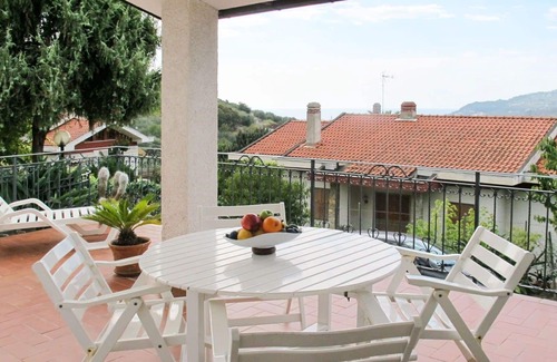 Lavina House | Beautiful private villa for 4 people with WIFI, A/C, TV, terrace, pets allowed and parking