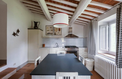 Greve in Chianti Villa | Beautiful private villa for 22 guests with A/C, WIFI, private pool, TV, veranda and panoramic view