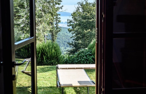 Lisciano Niccone Villa | Beautiful private villa with WIFI, A/C, private pool, TV, terrace, panoramic view, close to Cortona