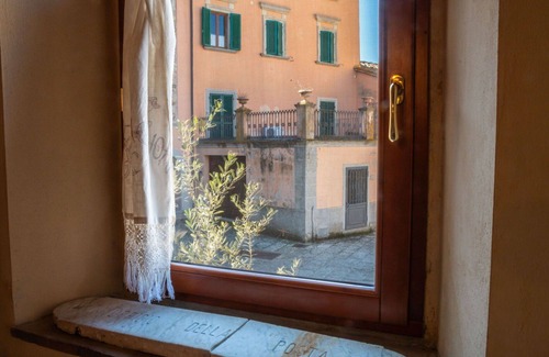 Pergine Valdarno House | Beautiful private villa for 4 guests with WIFI, A/C, patio and pets allowed, close to Arezzo