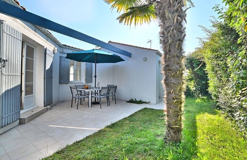 Dolus-d'Oleron House | Beautiful private villa for 4 guests with WIFI, TV and terrace