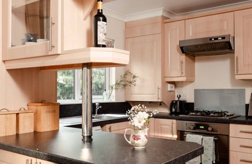 Cullachie House | Beautiful private villa for 4 guests with WIFI, TV, patio, pets allowed and panoramic view