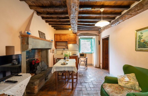 Loro Ciuffenna House | Beautiful private villa for 12 people with private pool, WIFI, TV, terrace and pets allowed