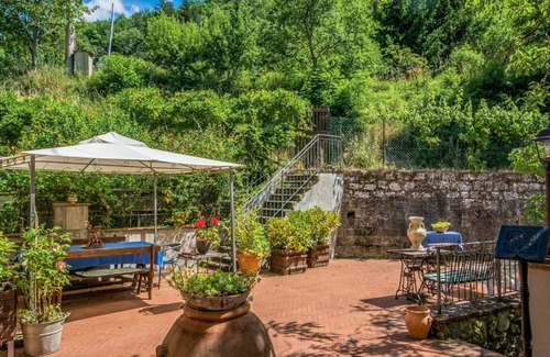 Loro Ciuffenna House | Beautiful private villa for 12 people with private pool, WIFI, TV, terrace and pets allowed