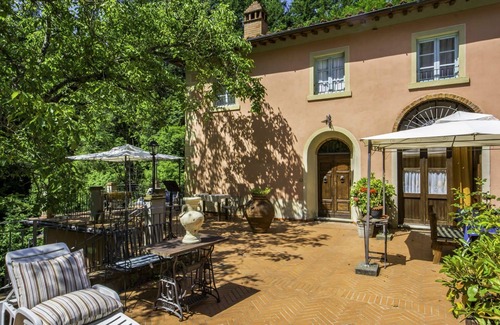 Loro Ciuffenna House | Beautiful private villa for 12 people with private pool, WIFI, TV, terrace and pets allowed