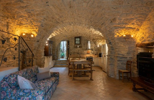 Prela House | Beautiful private villa with WIFI, private pool, TV, terrace, pets allowed and panoramic view