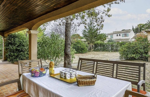 Salles-d'Aude House | Beautiful private villa for 10 guests with WIFI, TV, terrace and pets allowed