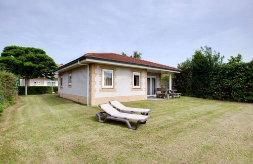 Municipality of Hellevoetsluis House | Beautiful private villa for 4 guests with WIFI, pool, TV, terrace and parking