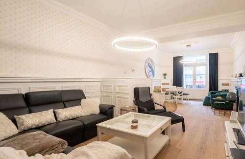 Blankenberge Villa | Beautiful private villa for 10 people with WIFI, balcony and pets allowed