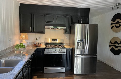 Flatonia House | Beautiful Private Country Home on 23 acres. Sleeps 9. Pond, dock, hiking trails.