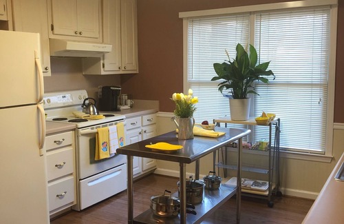 Stockbridge Cottage | Beautiful Private Estate Cottage