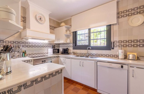 El Vendrell House | Beautiful private villa for 8 guests with private pool, A/C, WIFI, TV, terrace and pets allowed