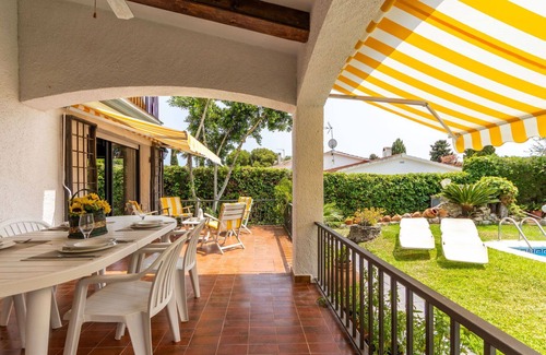 El Vendrell House | Beautiful private villa for 8 guests with private pool, A/C, WIFI, TV, terrace and pets allowed