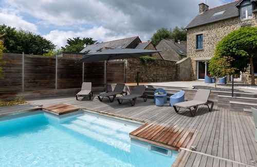 Le Tronchet Villa | Beautiful private villa for 12 people with WIFI, private pool, TV and terrace