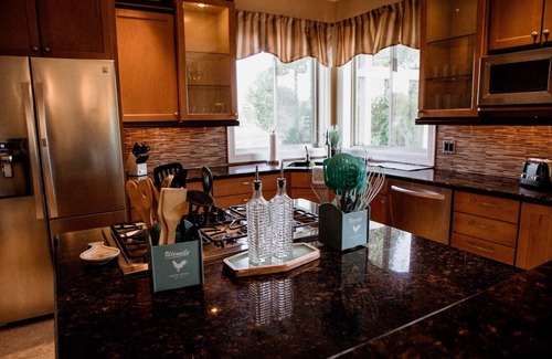 Turners House | Beautiful Private Getaway on 5 acres, with 6 bedrooms and 4 full bathrooms.