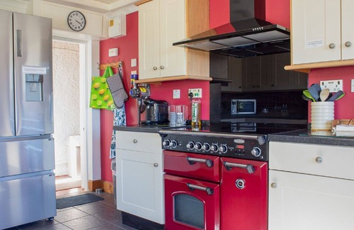 Achachork House | Beautiful private villa for 6 people with WIFI, TV and patio