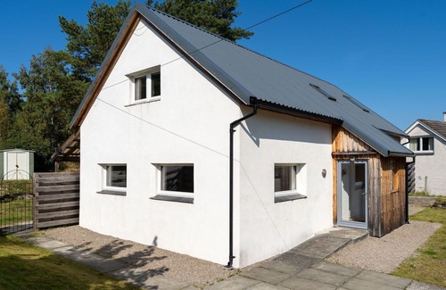 Nethy Bridge House | Beautiful private villa for 6 people with WIFI, TV, patio and pets allowed