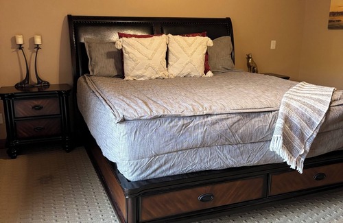 Cedar City House | Beautiful Private Guest house, extra large soaking tub!