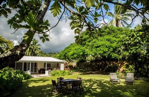 Arorangi House | Beautiful private home close to stunning lagoon