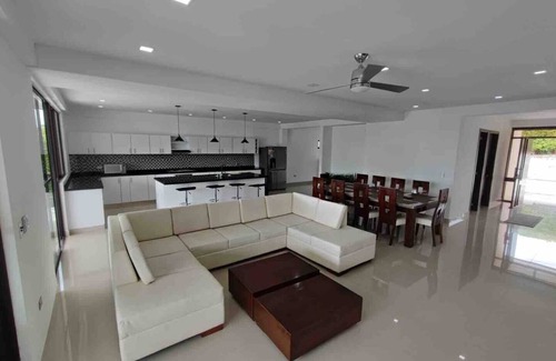 Pereira Villa | Beautiful private house vía armenia