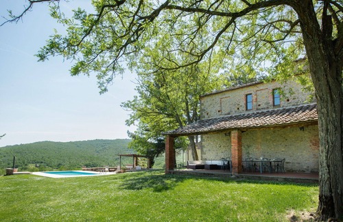 Bucine Villa | Beautiful private villa for 22 guests with private pool, A/C, WIFI, TV, patio and panoramic view