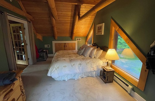 Elka Park Cabin | Beautiful Private Log Home Near Hunter with Mountain Views
