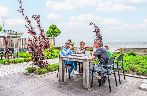 Bovenkarspel House | Beautiful private villa for 4 guests with WIFI, TV and terrace