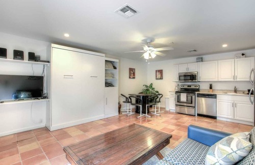 Parkside House | BEAUTIFUL PRIVATE RESORT .7 BEDROOMS 5 BATHS .POOL HOME. FULLY PRIVATE.