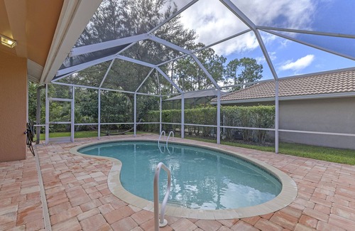 Central Naples House | Beautiful Private & Secluded Pool Home - Briarwood