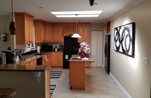 Jensen Beach House | ⭐ Beautiful Private Backyard Resort Heated Pool/Spa Downtown & Beaches
