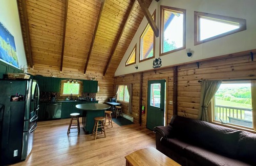 Mount Vision House | Beautiful Private Cozy Cabin, 3 bedrooms, 5 acres