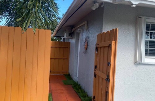 Pompano Beach Apartment | Beautiful Private Room near beach