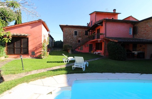 Lucignano Villa | Beautiful private villa for 12 guests with private pool, WIFI and TV