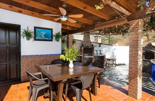 Almunecar Villa | Beautiful private villa for 4 people with WIFI, private pool, TV, terrace and pets allowed