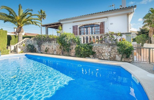 Badia Blava Villa | Beautiful private villa for 6 people with private pool, A/C, WIFI, TV, patio and parking
