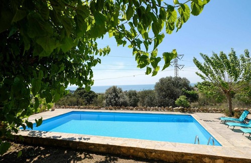 Alcanar House | Beautiful private villa for 18 guests with private pool, WIFI, TV, balcony, pets allowed and par.