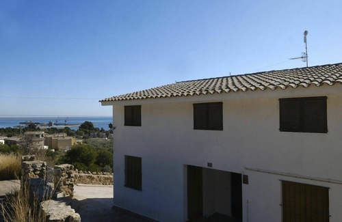 Alcanar House | Beautiful private villa for 18 guests with private pool, WIFI, TV, balcony, pets allowed and par.
