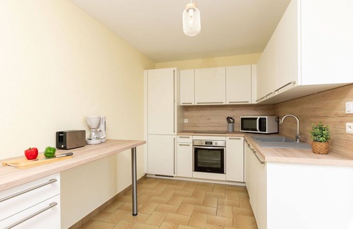 Cherrueix House | Beautiful private villa for 10 people with WIFI, TV, terrace and pets allowed