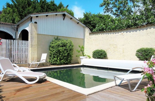 Vertheuil House | Beautiful private villa for 4 guests with WIFI, private pool and terrace