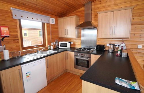 Kinross House | Beautiful private villa for 6 guests with WIFI, TV, balcony and pets allowed