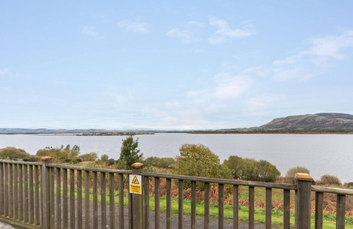 Kinross House | Beautiful private villa for 6 guests with WIFI, TV and balcony