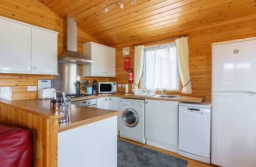 Kinross House | Beautiful private villa for 6 people with WIFI, TV, balcony and pets allowed