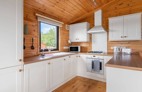 Kinross House | Beautiful private villa for 4 guests with WIFI, TV, balcony and pets allowed