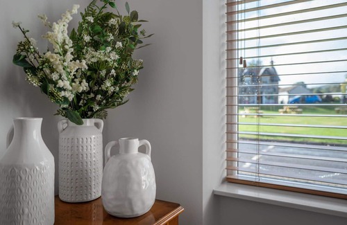 Drumnadrochit Villa | Beautiful private villa for 2 guests with WIFI, TV and patio