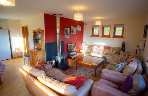 East Lewiston House | Beautiful private villa for 7 people with WIFI, TV, patio and pets allowed