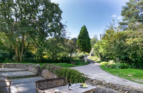 Lostwithiel House | Beautiful private villa for 5 people with WIFI, TV, patio and parking