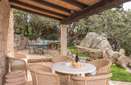 Capriccioli Villa | Beautiful private villa for 6 guests with WIFI, private pool, A/C, TV, terrace and pets allowed