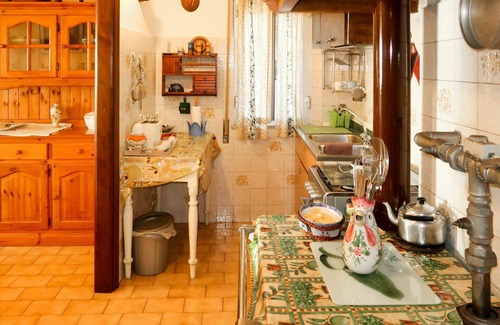 Aurigo House | Beautiful private villa for 5 people with WIFI, TV, terrace, pets allowed and panoramic view